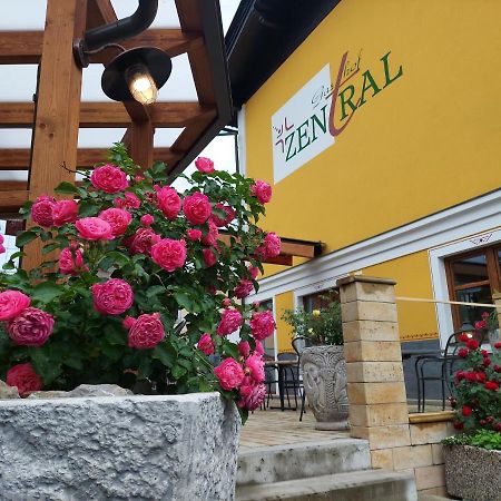 Gasthof Zentral Feistritz an der Drau ภายนอก รูปภาพ